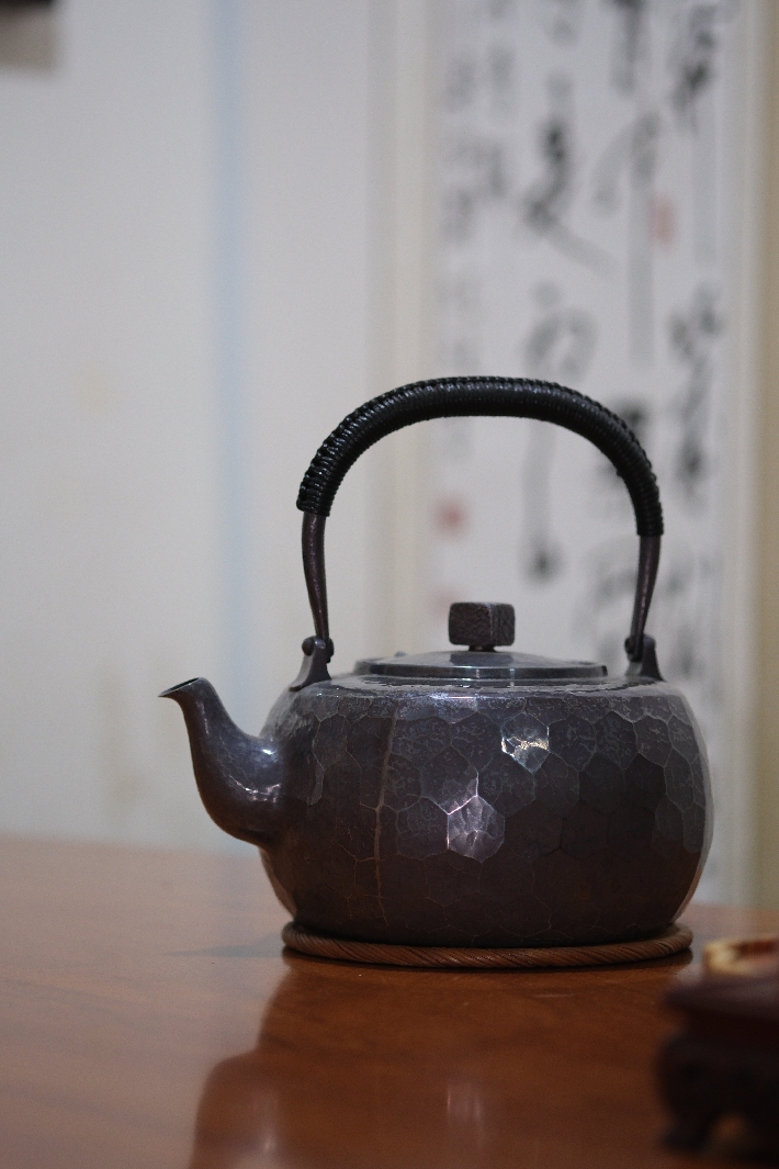 SỰ KHÁC BIỆT KHI DÙNG ẤM NẤU NƯỚC BẰNG BẠC